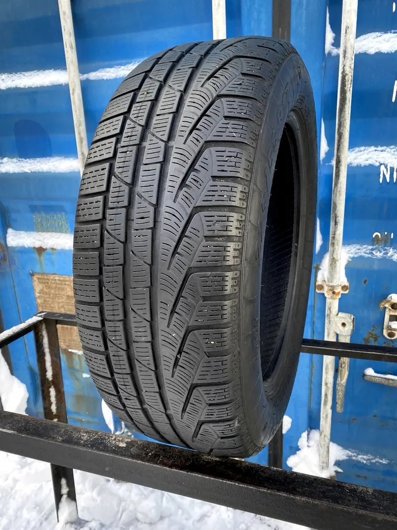 Б/у шина 225/55 R17 Pirelli Winter 240 Sottozero 2 RunFlat
