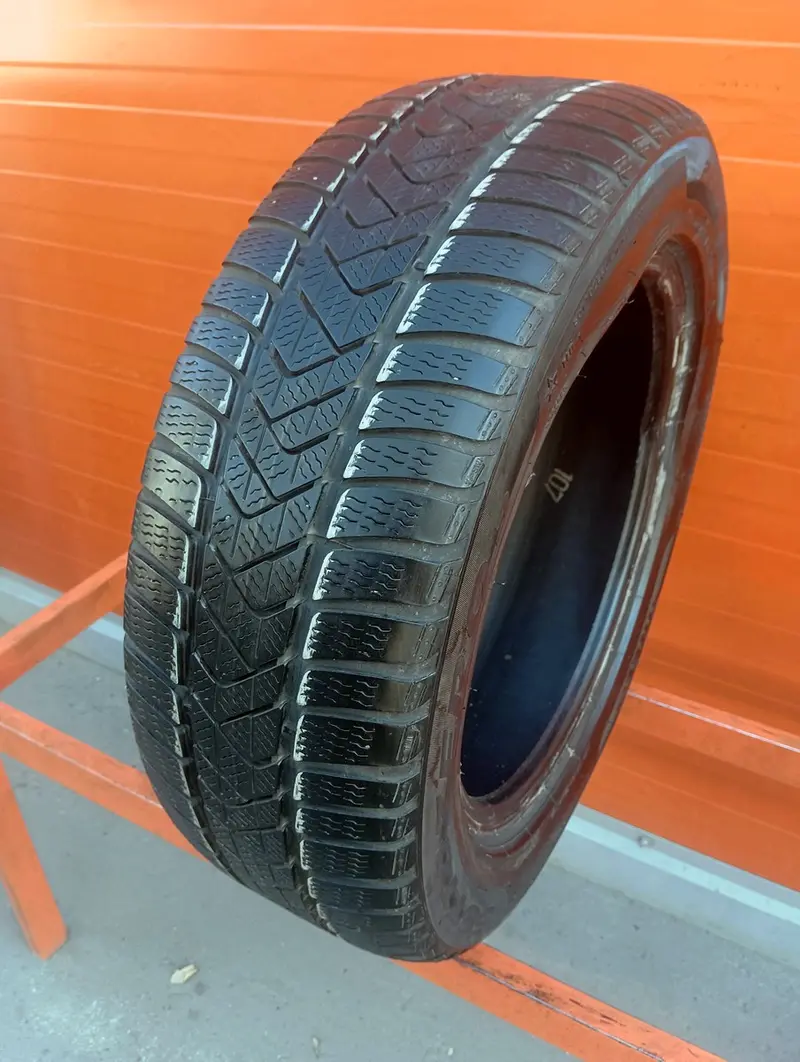 Б/у шина 225/55 R17 Pirelli Winter Sottozero 3