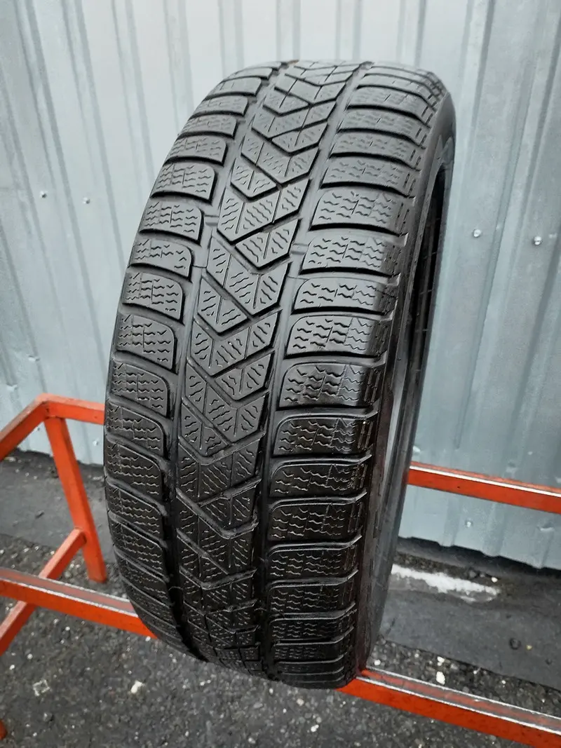 Б/у шина 225/55 R17 Pirelli Winter Sottozero 3