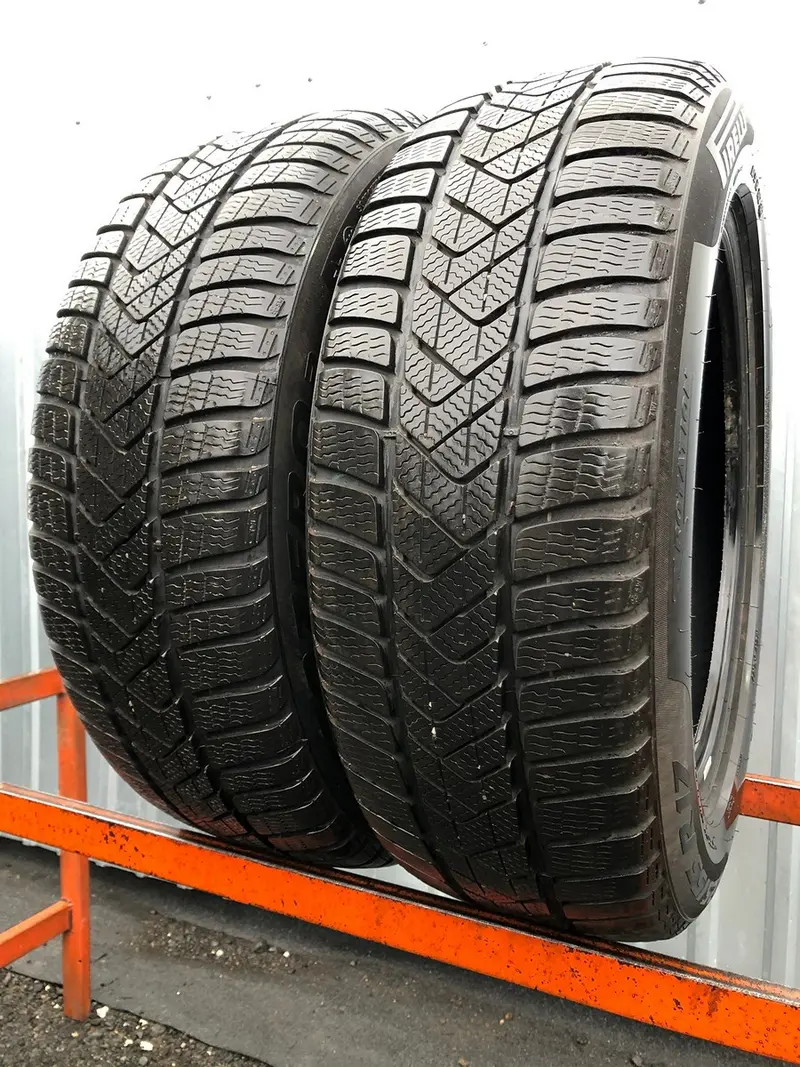 Пара б/у шин 225/55 R17 Pirelli Winter Sottozero 3