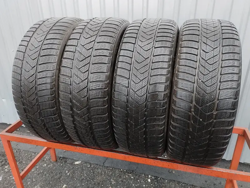 Комплект б/у шин 225/55 R17 Pirelli Winter Sottozero 3