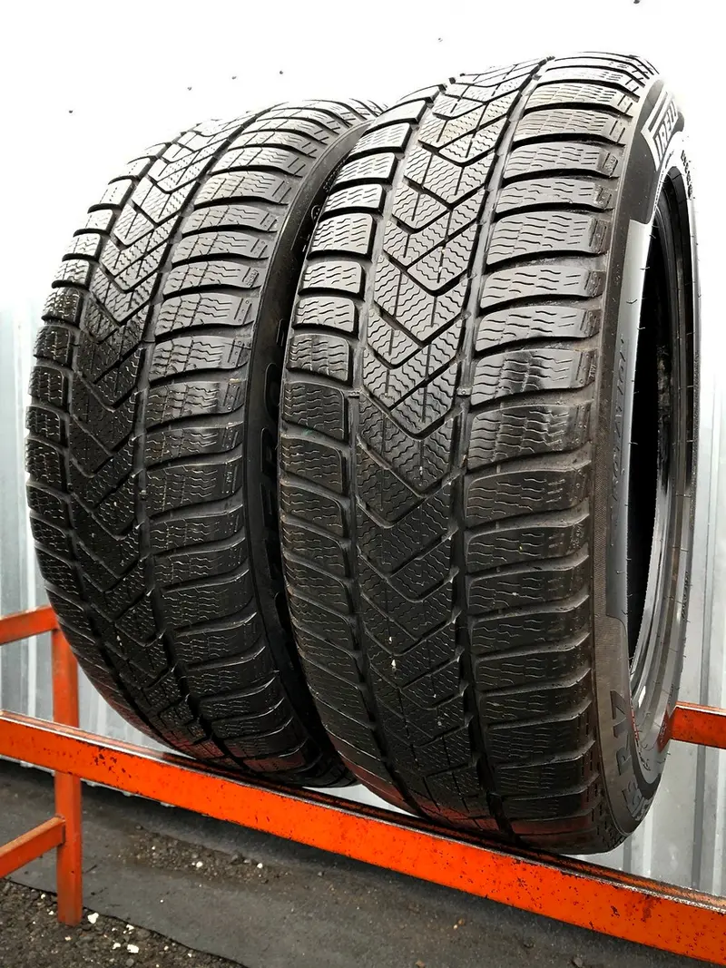 Пара б/у шин 225/55 R17 Pirelli Winter Sottozero 3 RunFlat