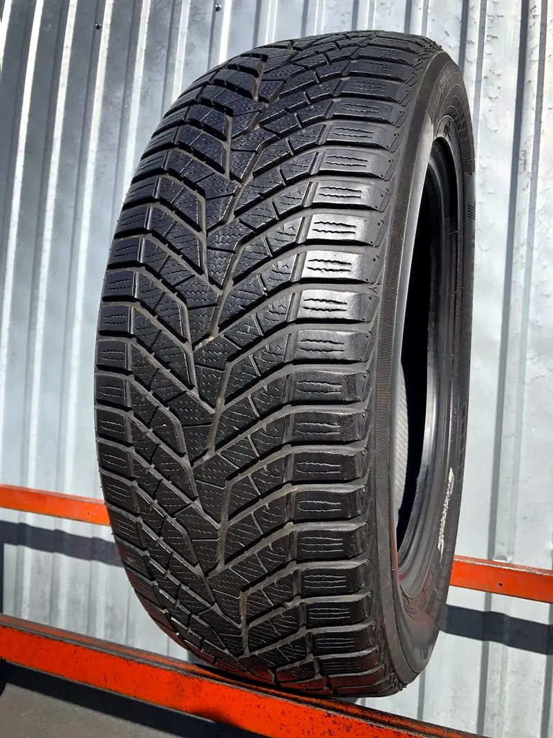 Б/у шина 225/55 R17 Yokohama W.drive V905