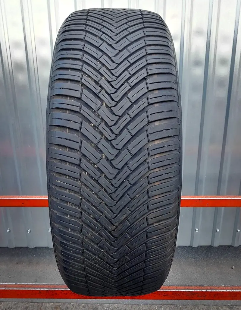 Б/у шина 225/55 R18 Continental AllSeasonContact