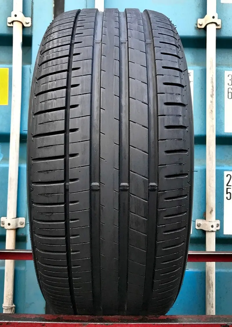 Б/у шина 225/55 R18 Falken Azenis FK-510