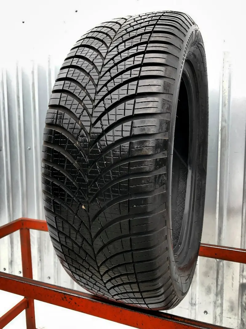 Б/у шина 225/55 R18 Goodyear Vector 4Seasons Gen-3