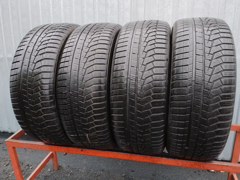 Комплект б/у шин 225/55 R18 Hankook Winter I Cept Evo2 W320