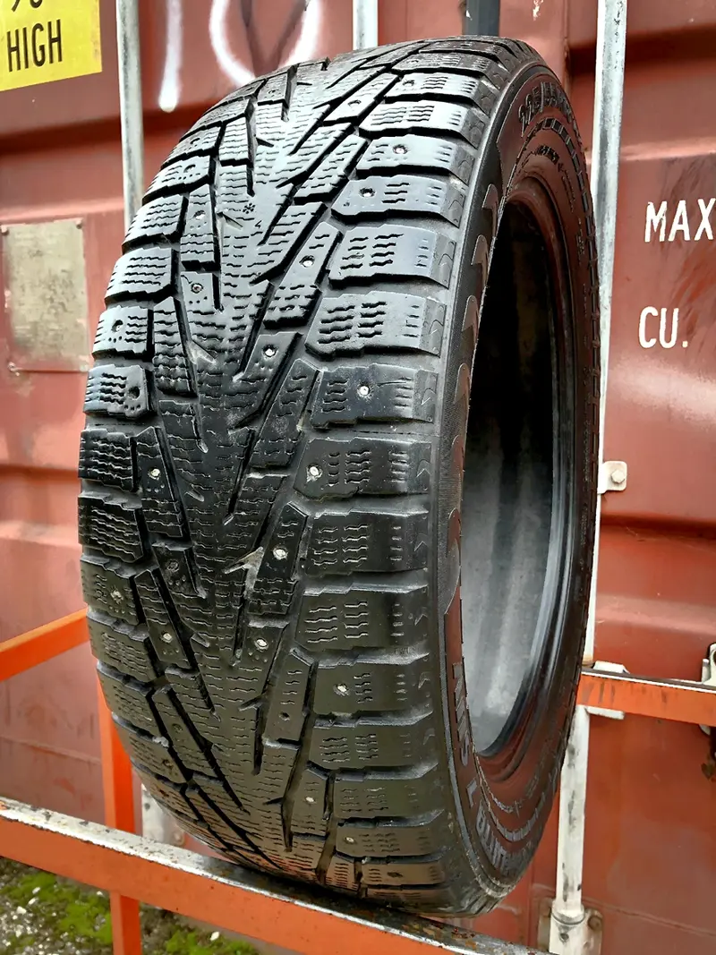 Б/у шина 225/55 R18 Nokian Hakkapeliitta 7 SUV