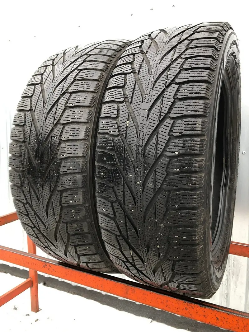 Пара б/у шин 225/55 R18 Nokian Hakkapeliitta R2 SUV