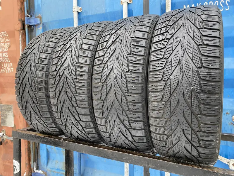 Комплект б/у шин 225/55 R18 Nokian Hakkapeliitta R2 SUV