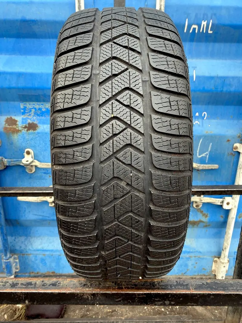 Б/у шина 225/55 R18 Pirelli Winter Sottozero 3