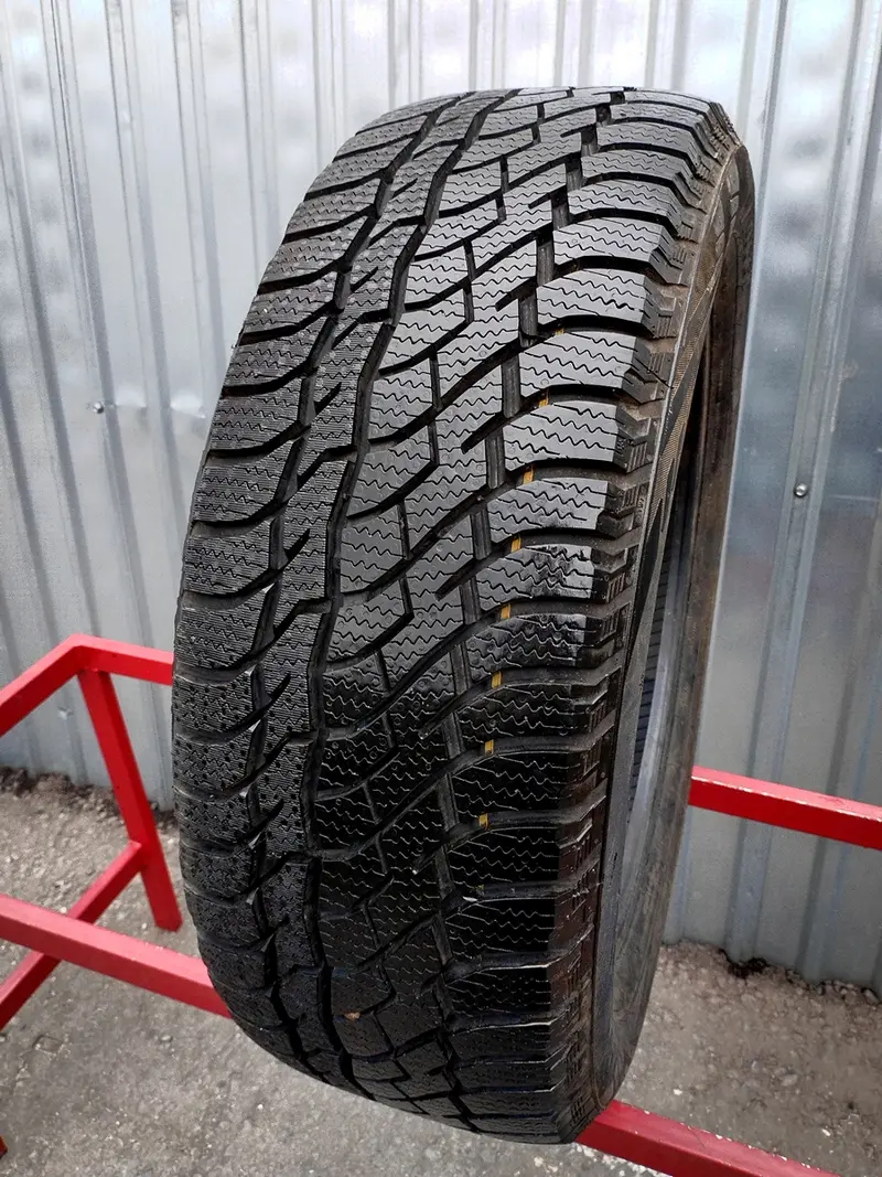 Новая шина 225/55 R18 Viatti Bosco S/T V-526