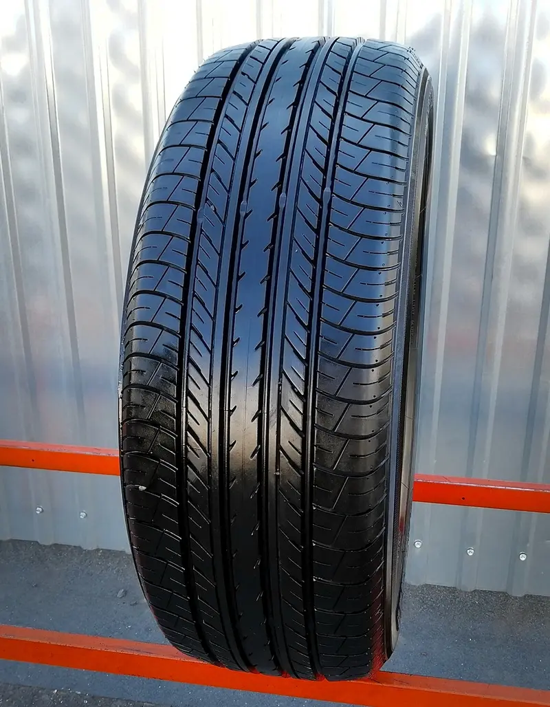 Б/у шина 225/55 R18 Yokohama BluEarth E70