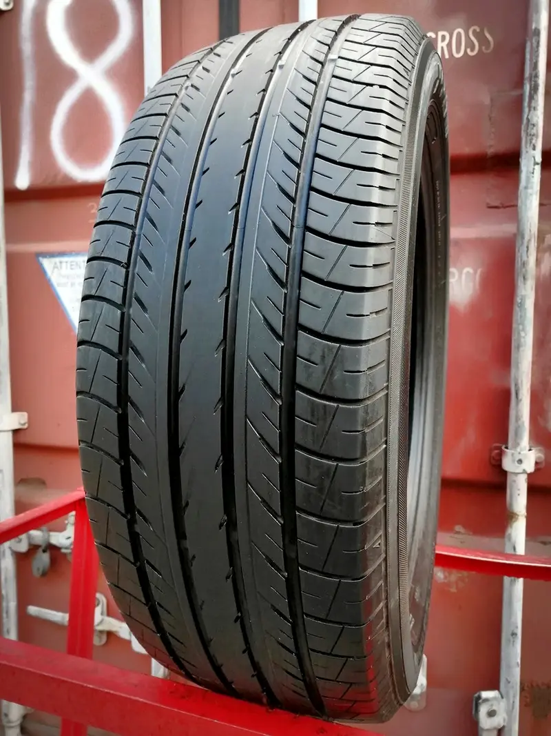 Б/у шина 225/55 R18 Yokohama BluEarth E70