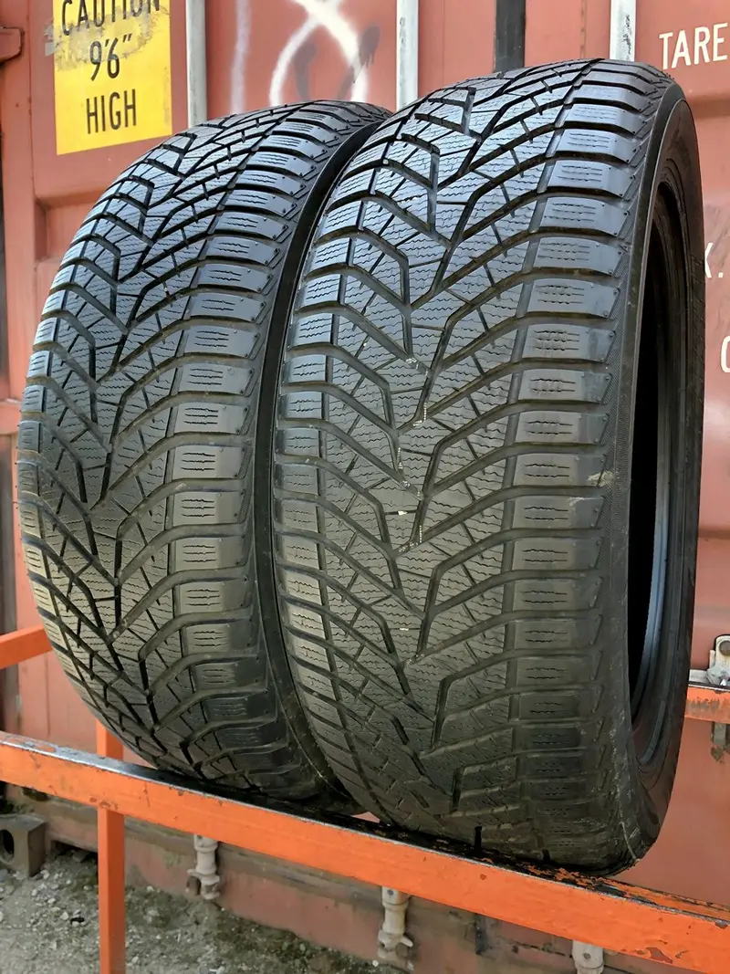 Пара б/у шин 225/55 R18 Yokohama BluEarth Winter V905