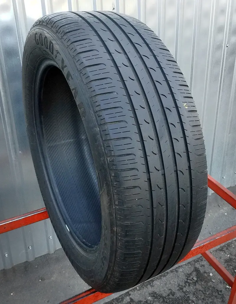 Б/у шина 225/55 R19 Goodyear EfficientGrip SUV 4x4