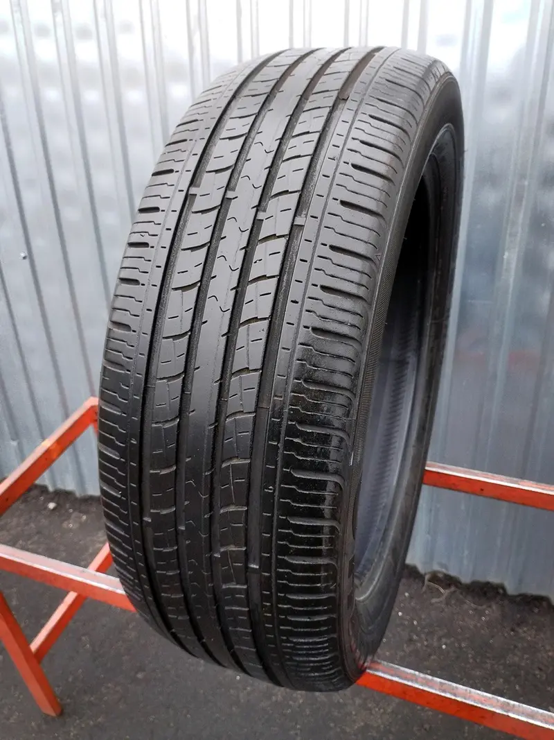 Б/у шина 225/55 R19 Kumho Solus KH 16