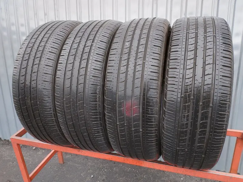 Комплект б/у шин 225/55 R19 Kumho Solus KH 16