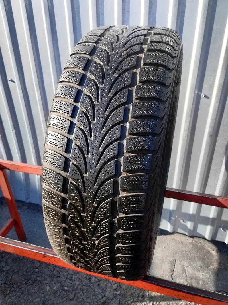 Б/у шина 225/60 R15 Nokian WR All Weather+
