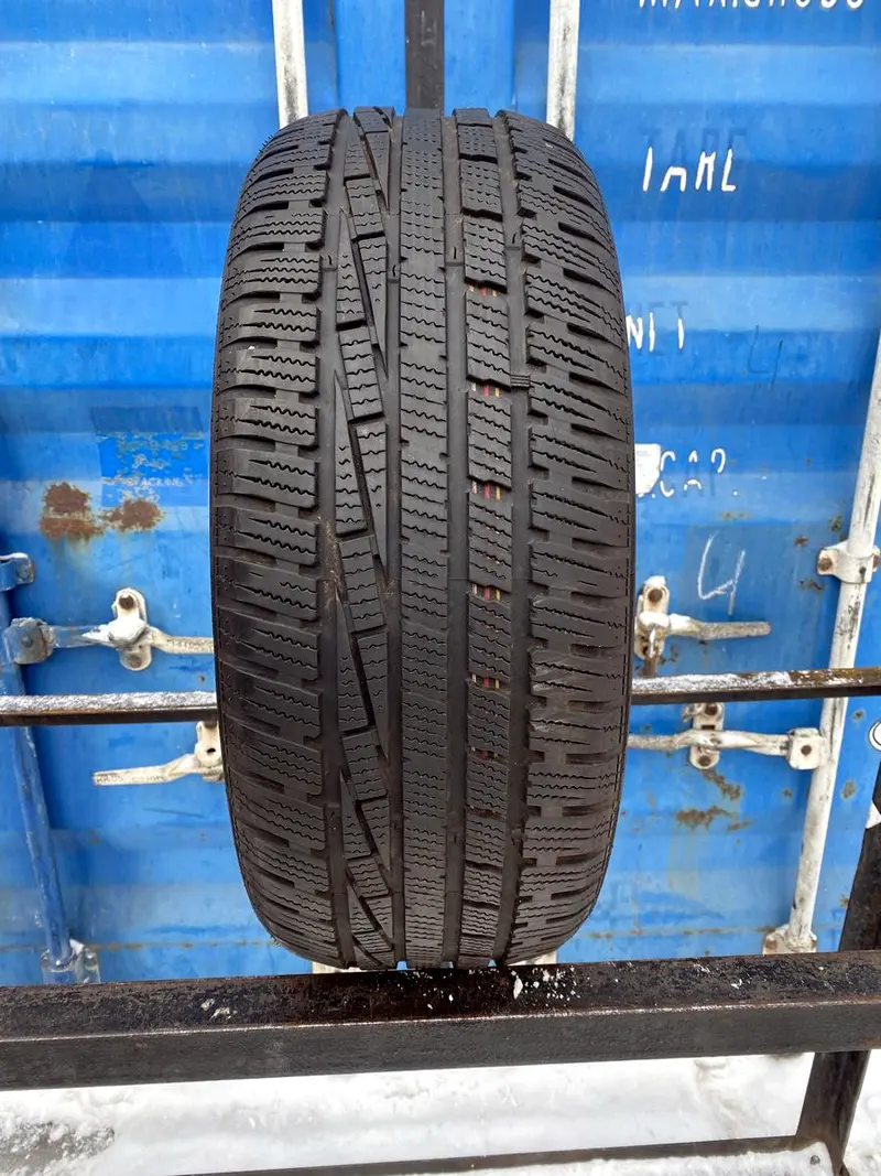 Б/у шина 225/60 R16 Goodyear Ultra Grip Performance
