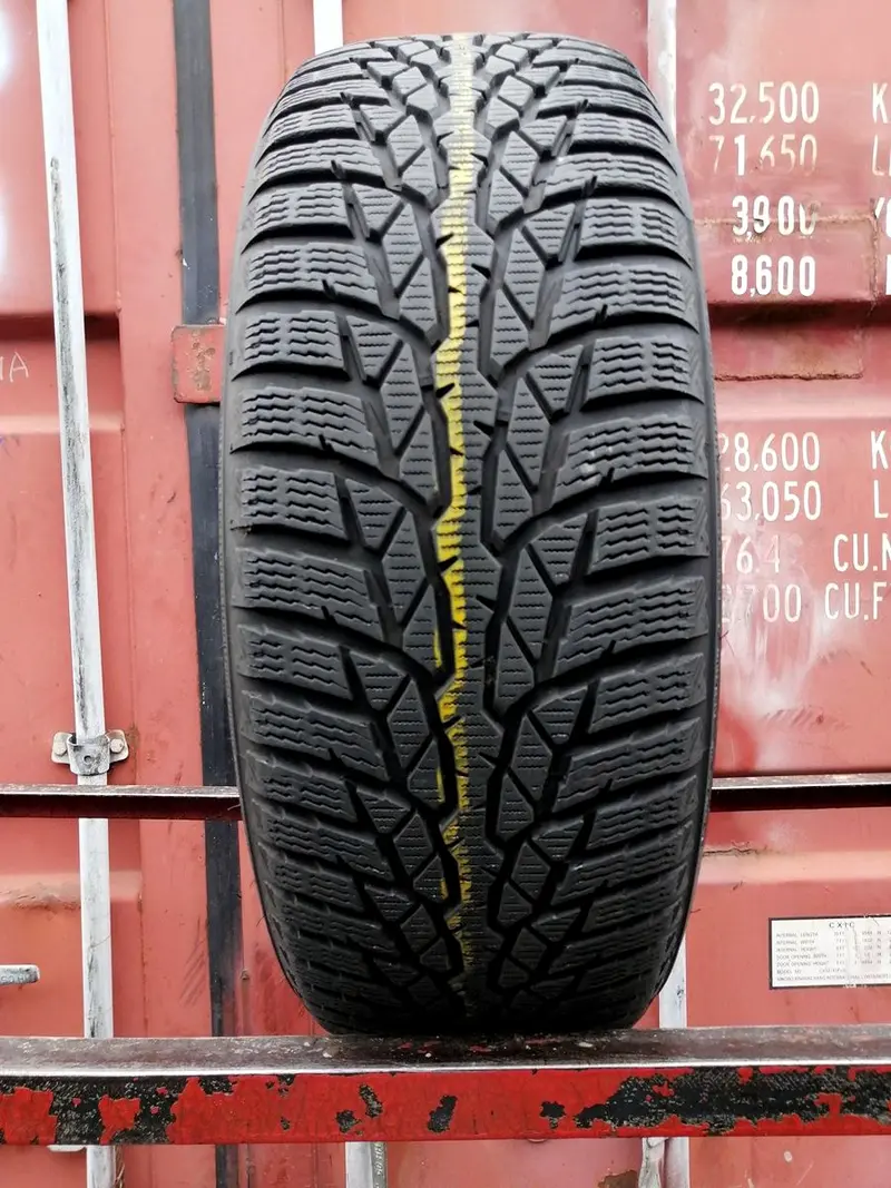 Б/у шина 225/60 R16 Nokian WR D4