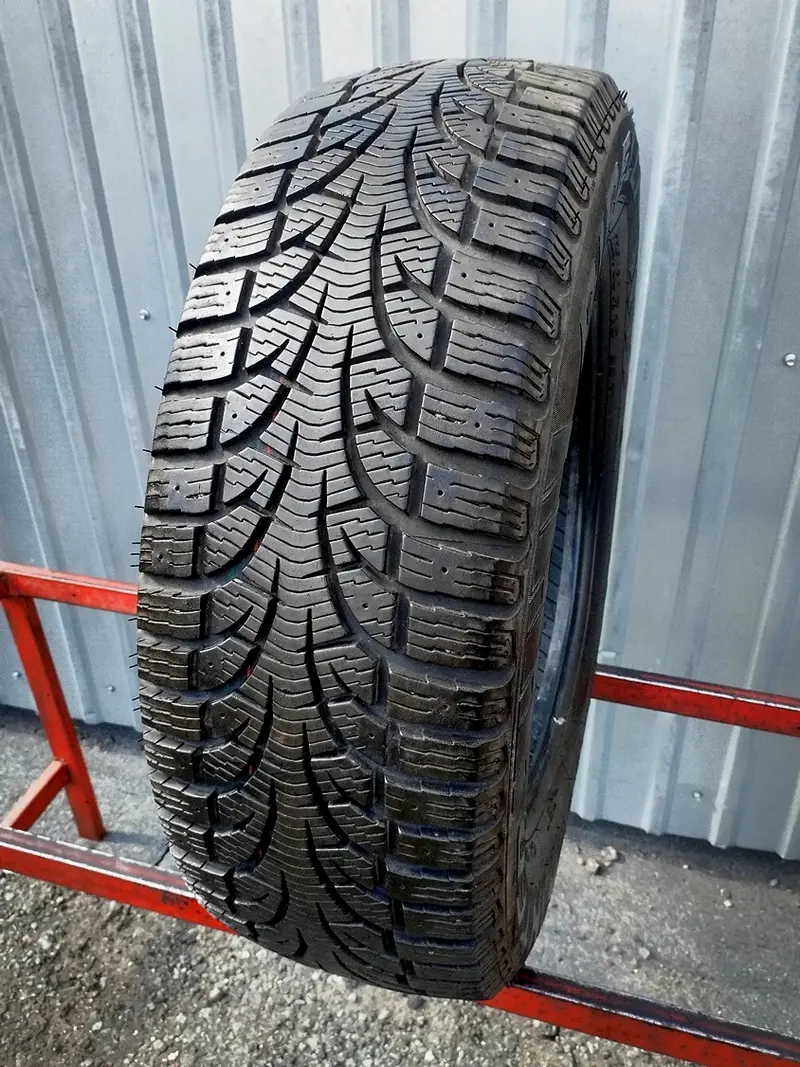 Б/у шина 225/60 R16 Pirelli Winter Carving, фото 1