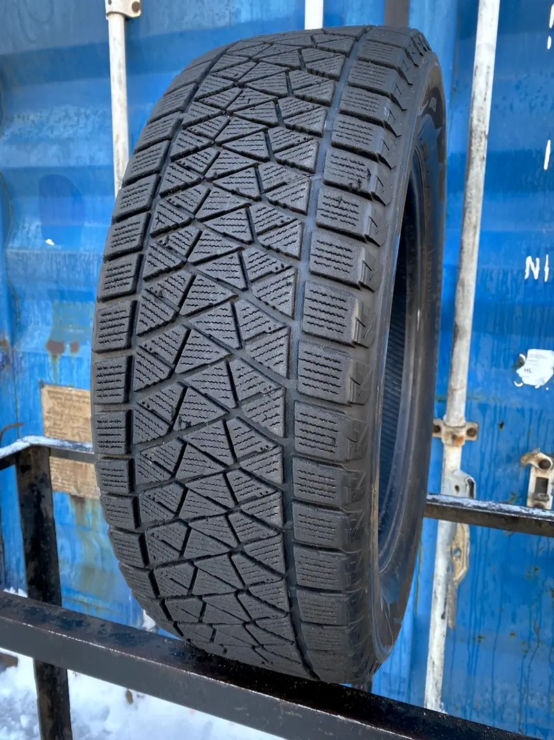 Б/у шина 225/60 R17 Bridgestone Blizzak DM-V2