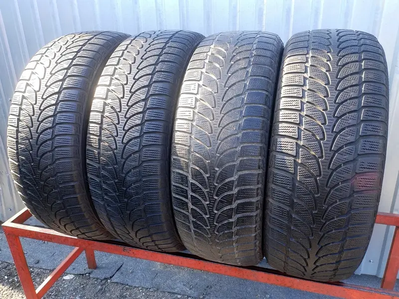 Комплект б/у шин 225/60 R17 Bridgestone Blizzak LM-80 EVO
