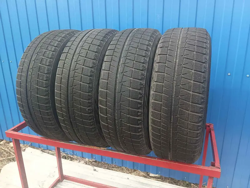 Комплект б/у шин 225/60 R17 Bridgestone Blizzak Revo GZ