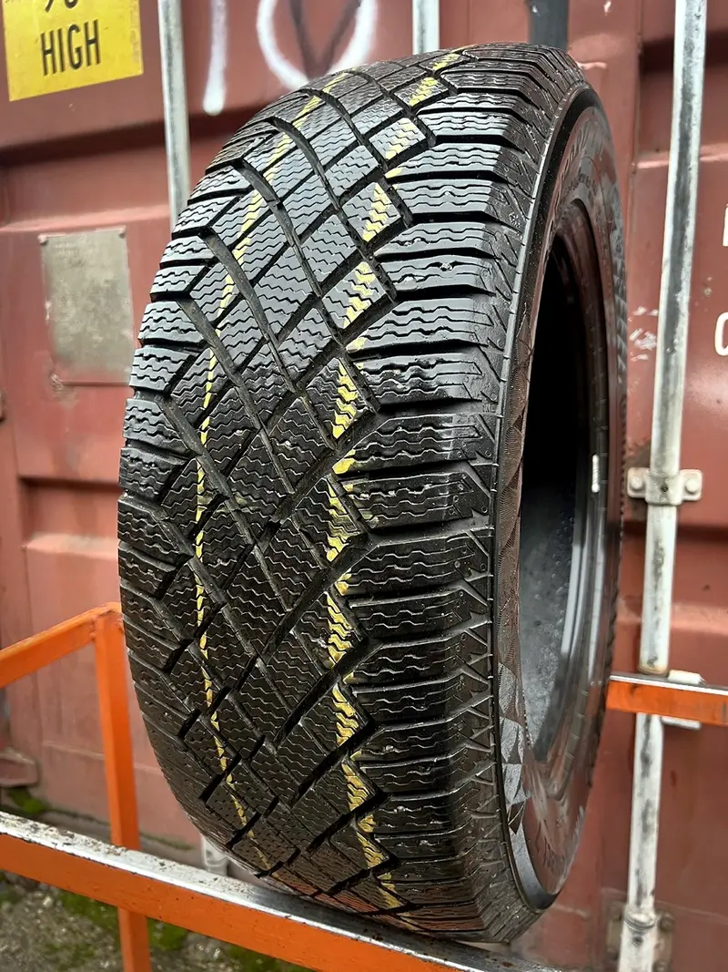 Б/у шина 225/60 R17 Continental ContiVikingContact 7
