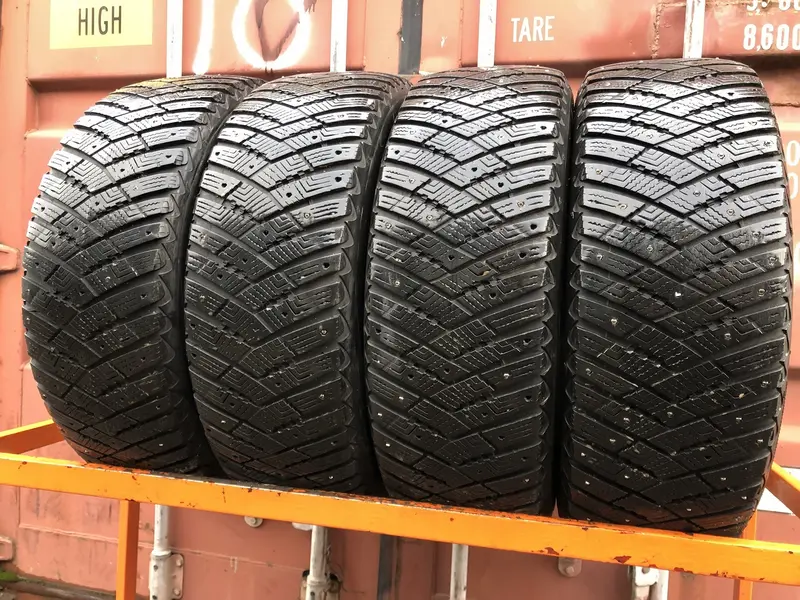Комплект б/у шин 225/60 R17 Goodyear Ultra Grip Ice Arctic SUV 4x4