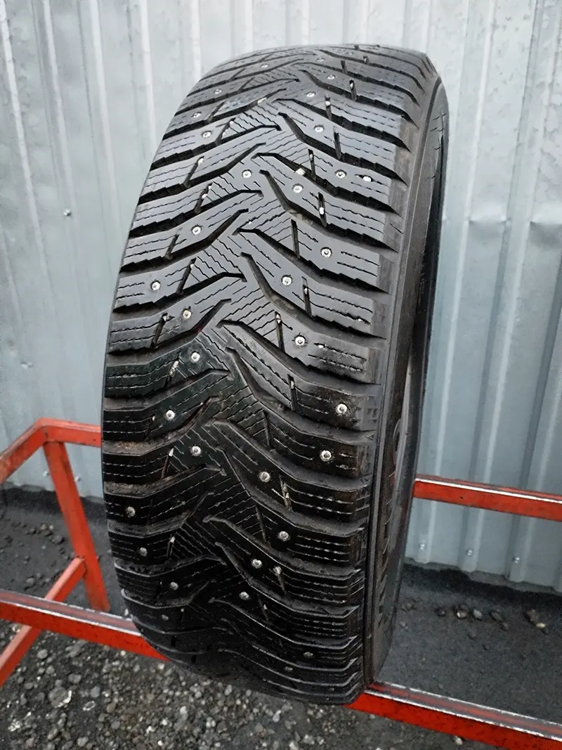Б/у шина 225/60 R17 Kumho WinterCraft Ice WI31