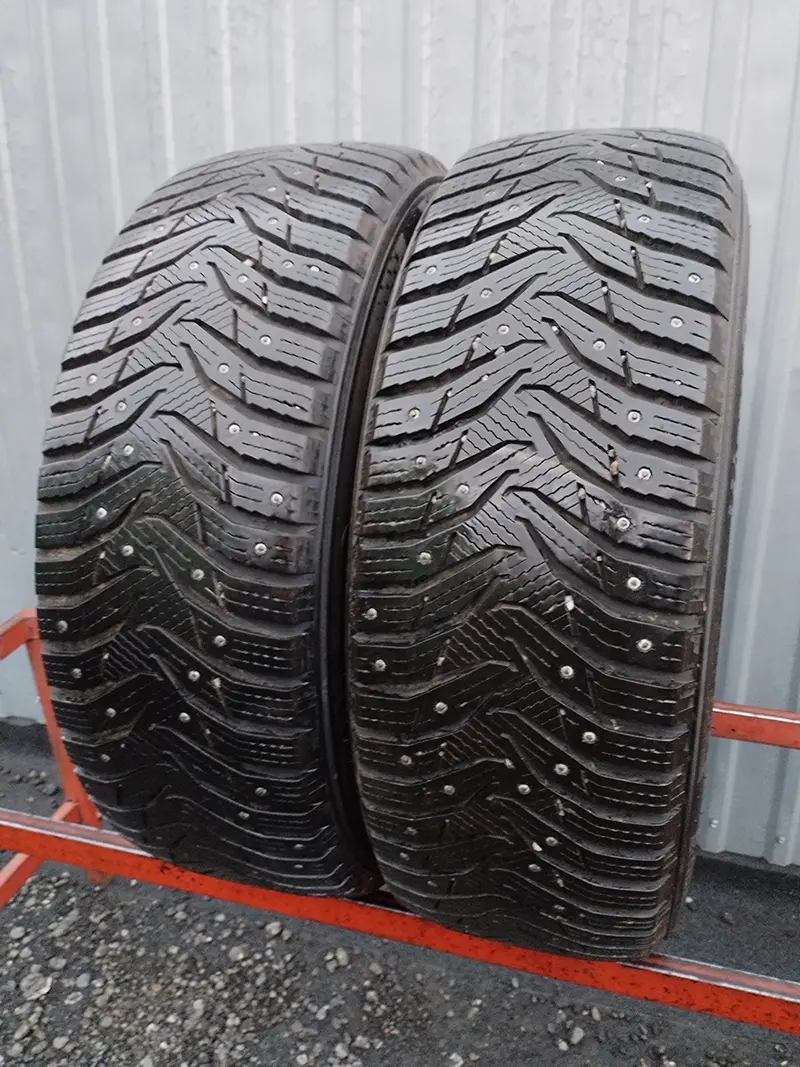 Пара б/у шин 225/60 R17 Kumho WinterCraft Ice WI31