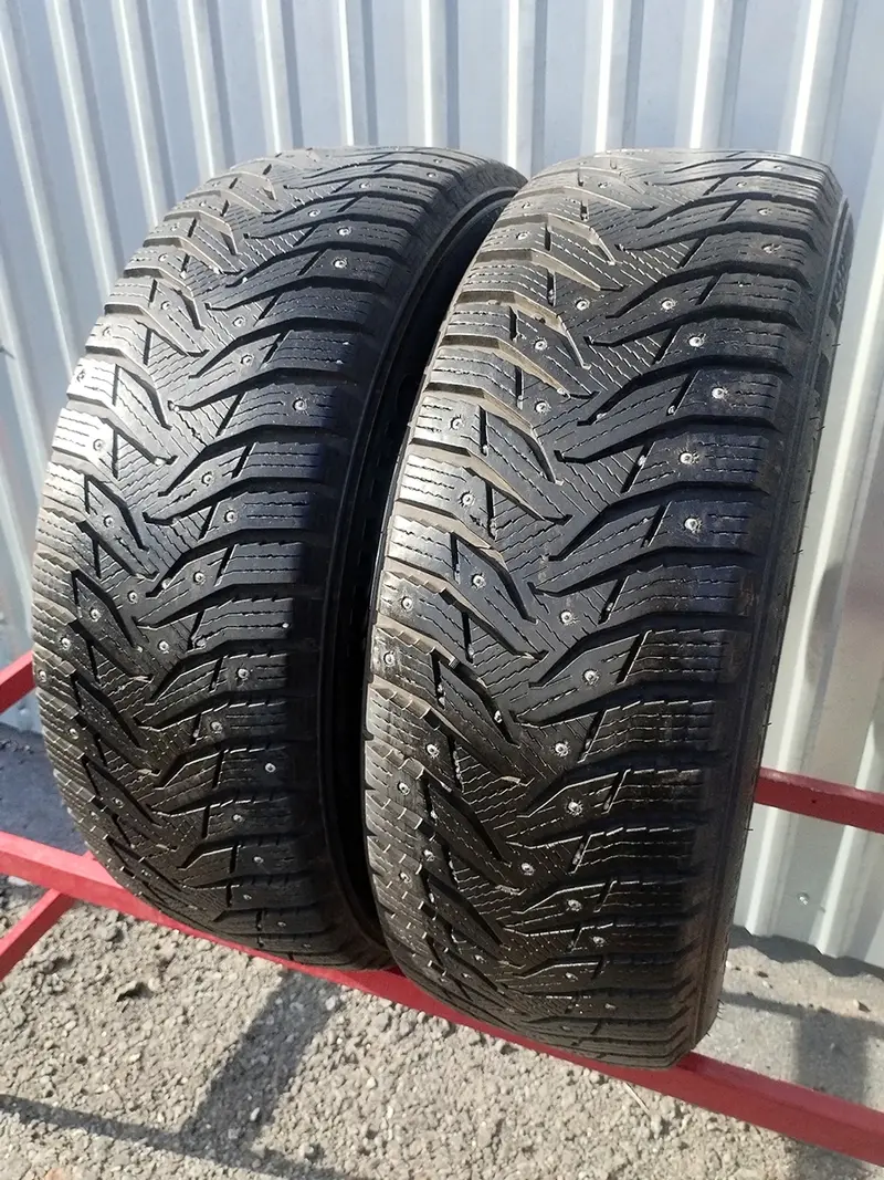 Пара б/у шин 225/60 R17 Kumho WinterCraft SUV Ice WS31
