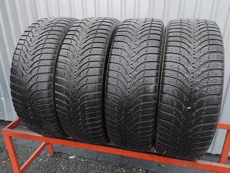 Комплект б/у шин 225/60 R17 Kumho Winter Craft WP51