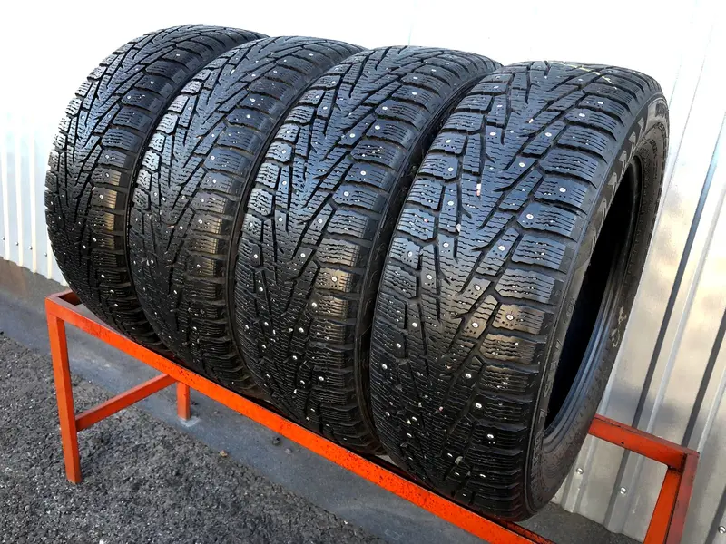 Комплект б/у шин 225/60 R17 Nokian Hakkapeliitta 7 RunFlat