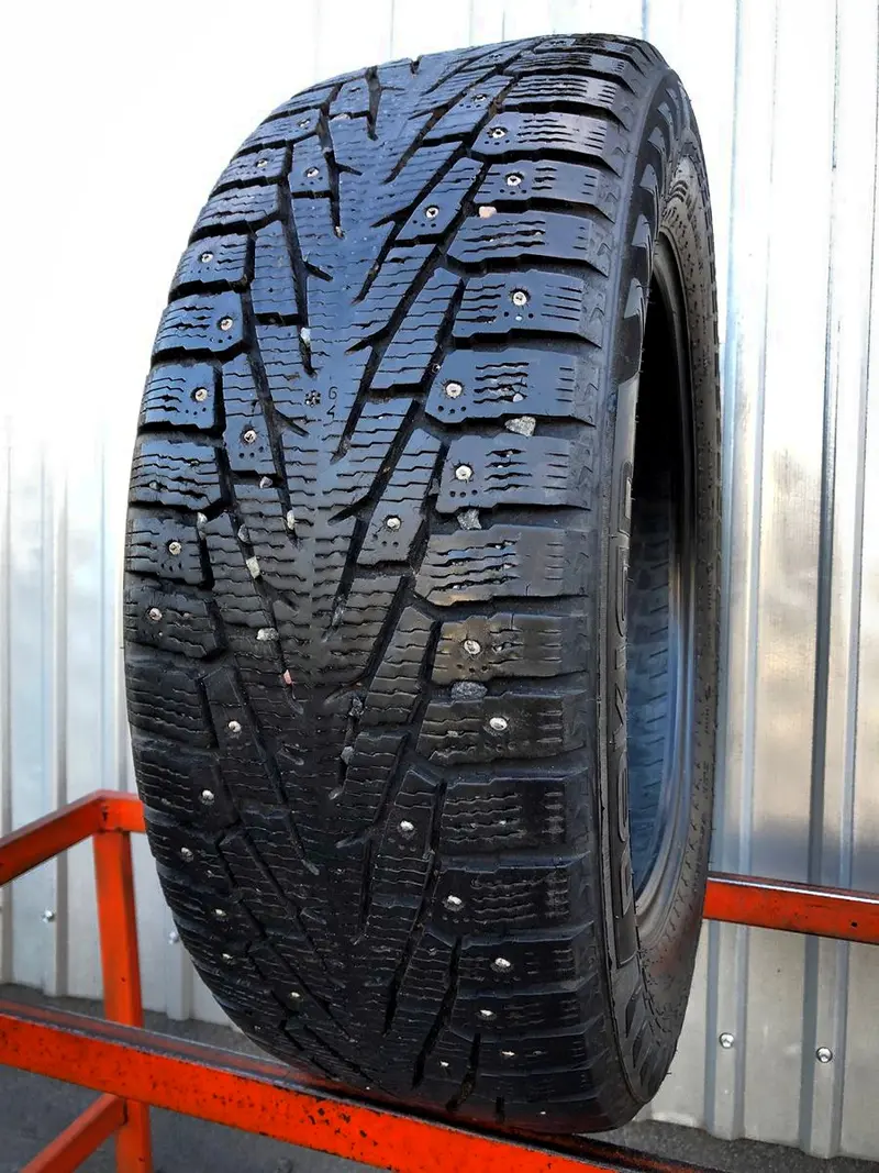 Б/у шина 225/60 R17 Nokian Hakkapeliitta 7 SUV