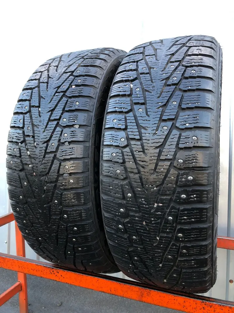 Пара б/у шин 225/60 R17 Nokian Hakkapeliitta 7 SUV