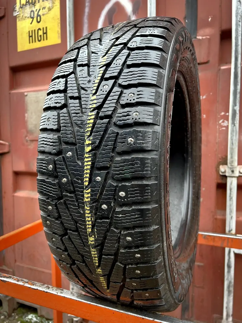 Б/у шина 225/60 R17 Nokian Hakkapeliitta 7 SUV