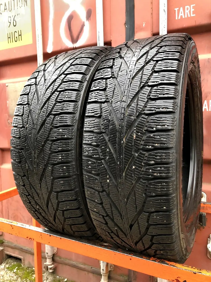 Пара б/у шин 225/60 R17 Nokian Hakkapeliitta R2 SUV