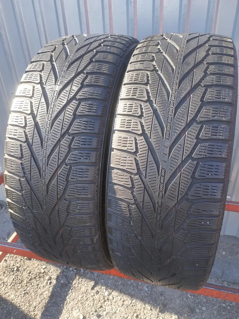 Пара б/у шин 225/60 R17 Nokian Hakkapeliitta R2 SUV