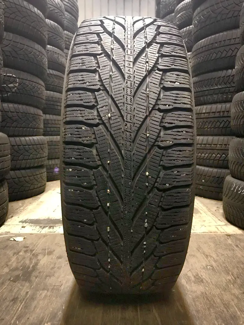 Б/у шина 225/60 R17 Nokian Hakkapeliitta R2 SUV, фото 1