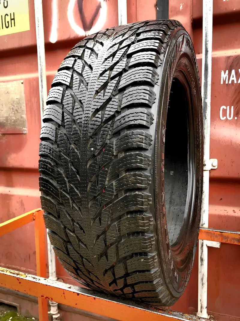 Б/у шина 225/60 R17 Nokian Hakkapeliitta R3 SUV