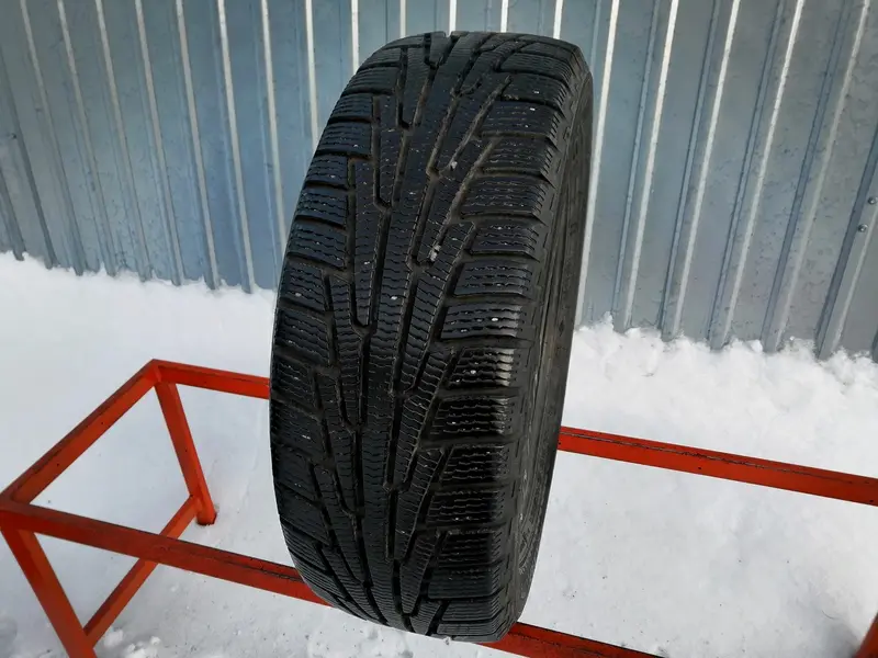 Б/у шина 225/60 R17 Nokian Hakkapeliitta R SUV
