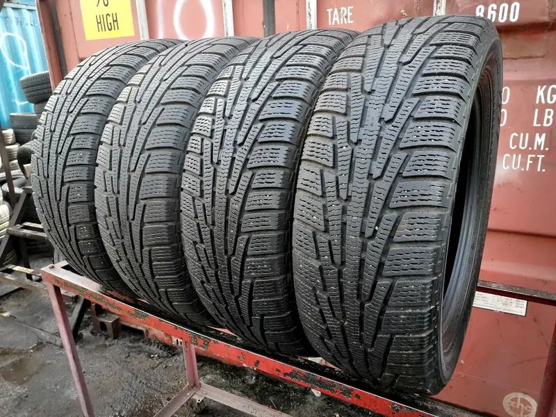 Комплект б/у шин 225/60 R17 Nokian Hakkapeliitta R SUV