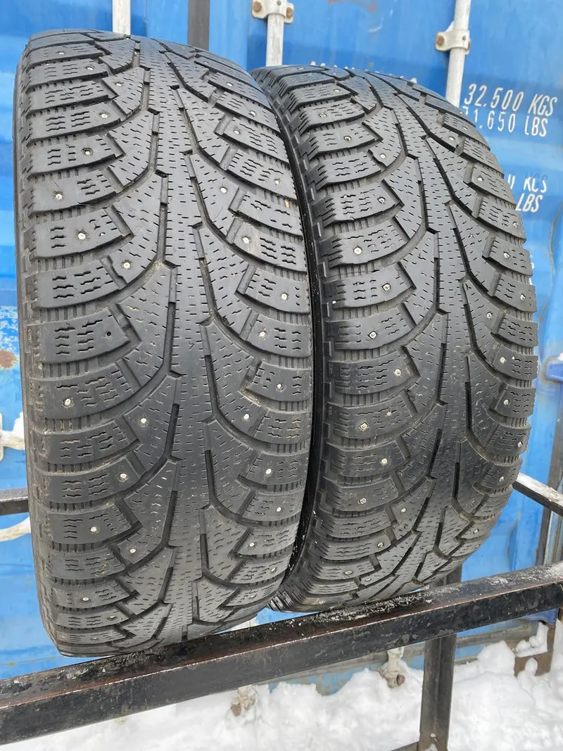 Пара б/у шин 225/60 R17 Nokian Hakkapeliitta SUV 5