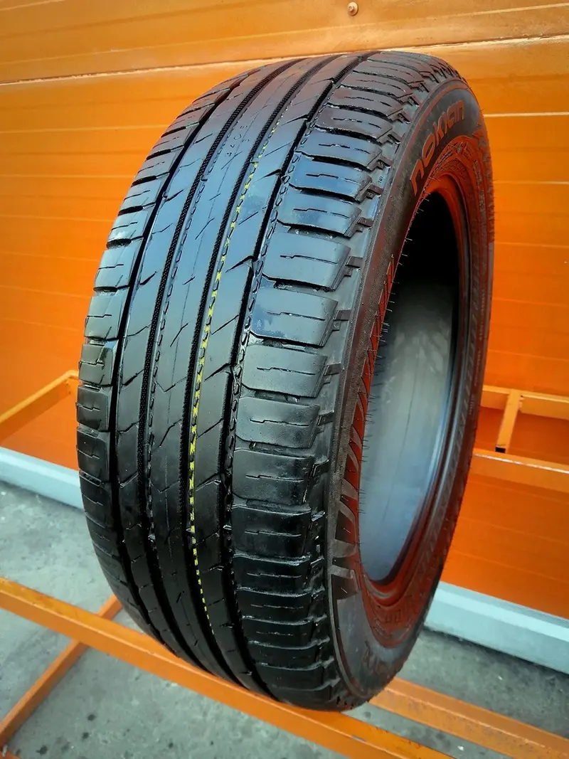 Б/у шина 225/60 R17 Nokian Line SUV