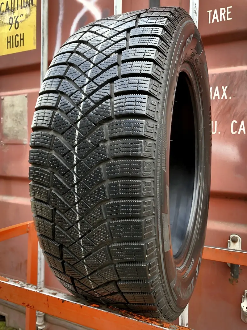 Б/у шина 225/60 R17 Pirelli Ice Zero FR, фото 1