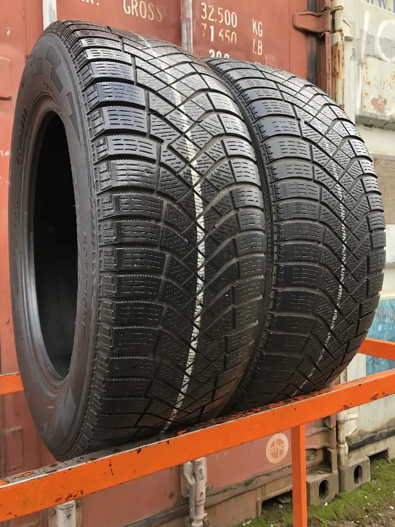 Пара б/у шин 225/60 R17 Pirelli Ice Zero FR, фото 1