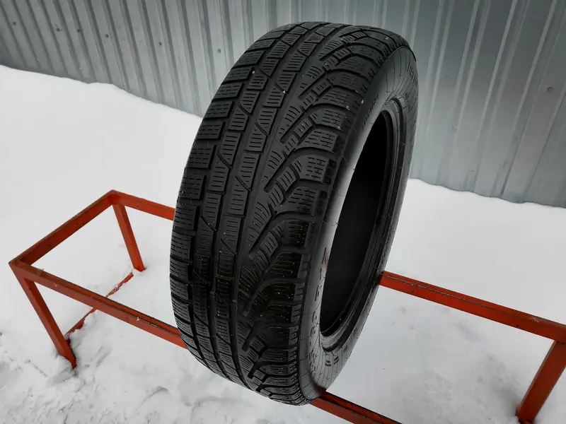 Б/у шина 225/60 R17 Pirelli Winter 240 Sottozero 2